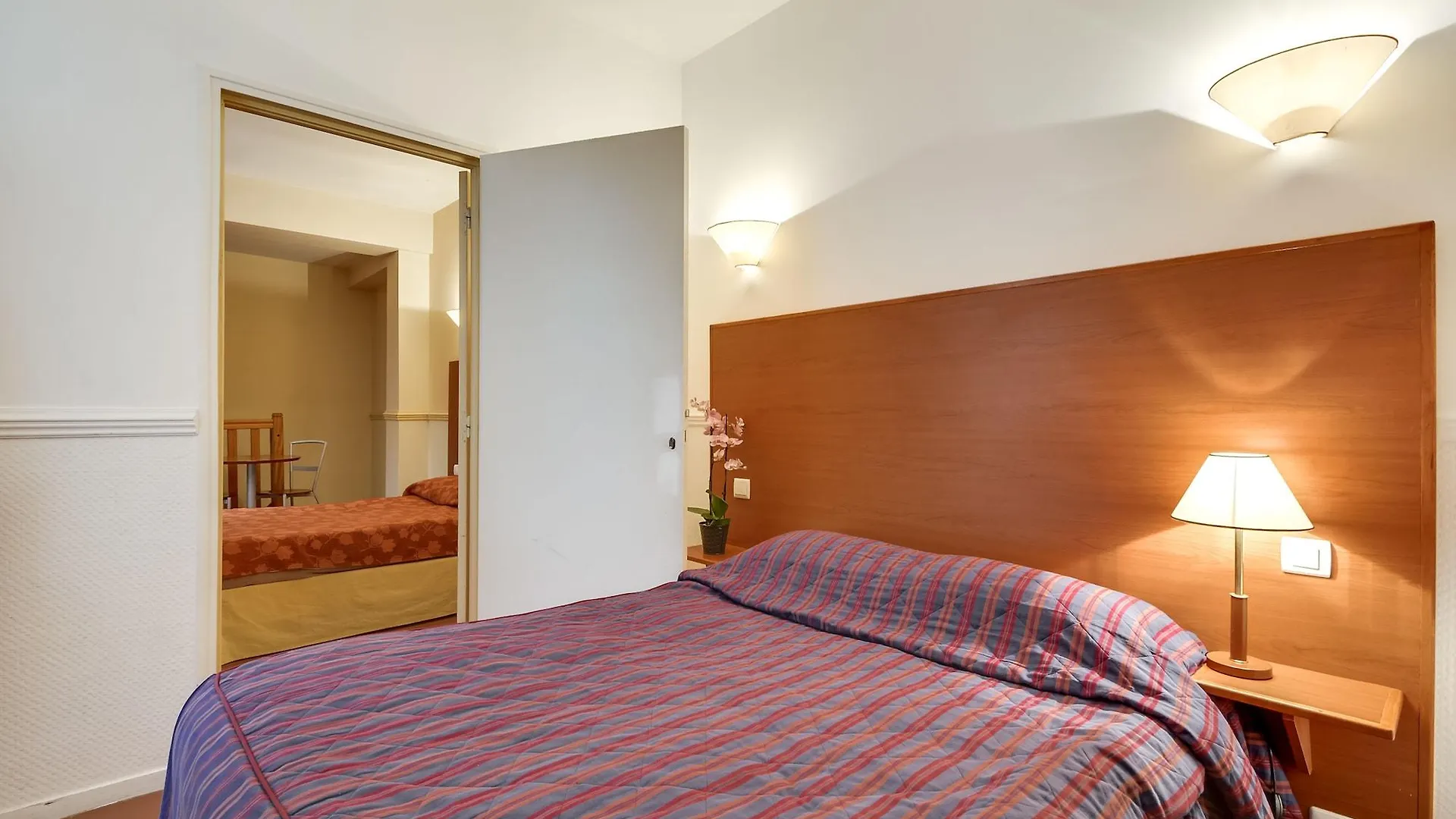 Aparthotel Pavillon Courcelles Parc Monceau 3*