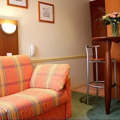 Aparthotel Pavillon Courcelles Parc Monceau 3*
