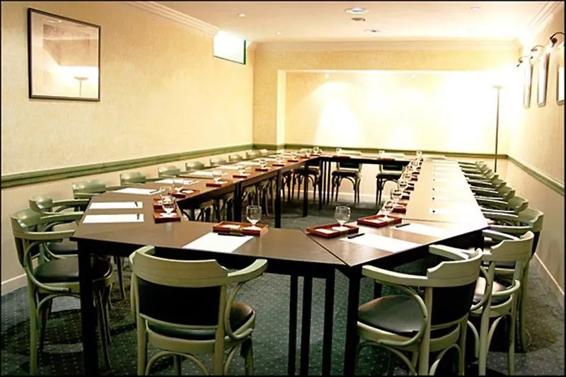 Pavillon Courcelles Parc Monceau פריז
