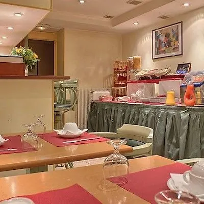 מלון דירות Pavillon Courcelles Parc Monceau 3*