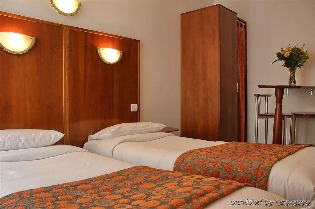 Pavillon Courcelles Parc Monceau מלון דירות 3*